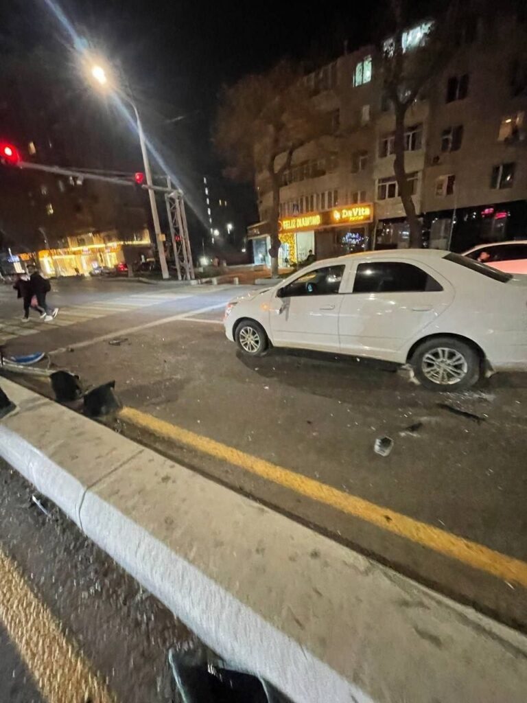 В Ташкента водитель 2007 года рождения за рулем Gentra устроил массовое ДТП