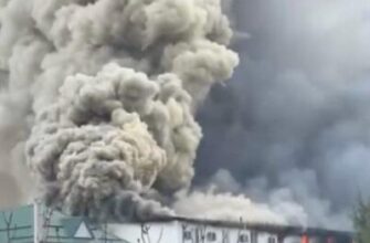 В Ферганской области произошёл крупный пожар на складе хранения — видео