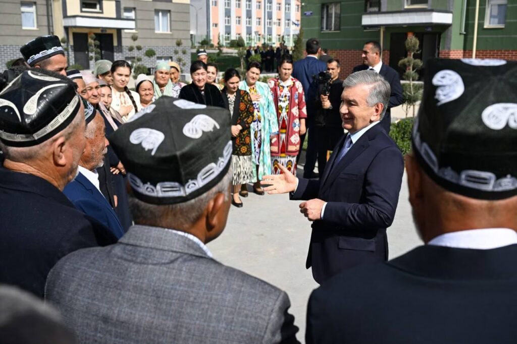 Президент посетил новый массив в Джаркургане и принял участие в праздновании сумаляк-сайиля