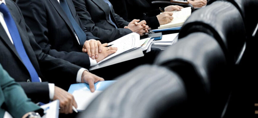 В Узбекистане чиновникам запретят уходить в бизнес после госслужбы