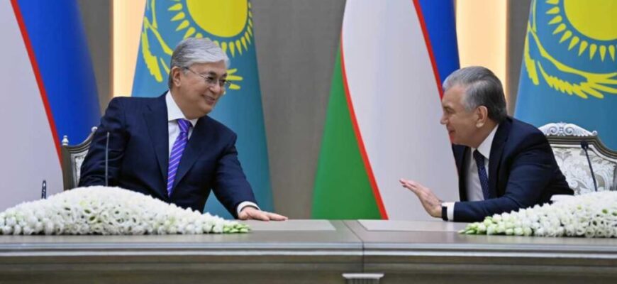 Шавкат Мирзиёев поздравил Касым-Жомарта Токаева с успешным проведением референдума