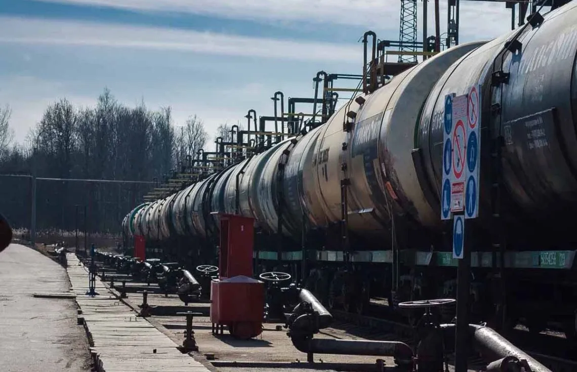 Россия вводит временный запрет на экспорт бензина