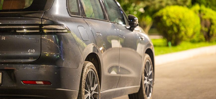 Сенат запросил у Минэнерго объяснения по поводу отключения электрозаправок в Ташкенте