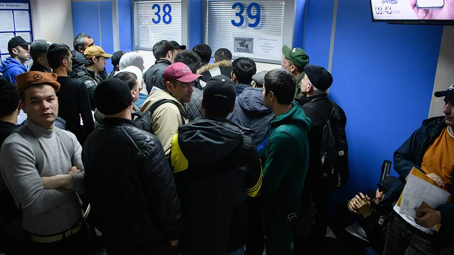 В России резко могут вырасти пошлины для мигрантов
