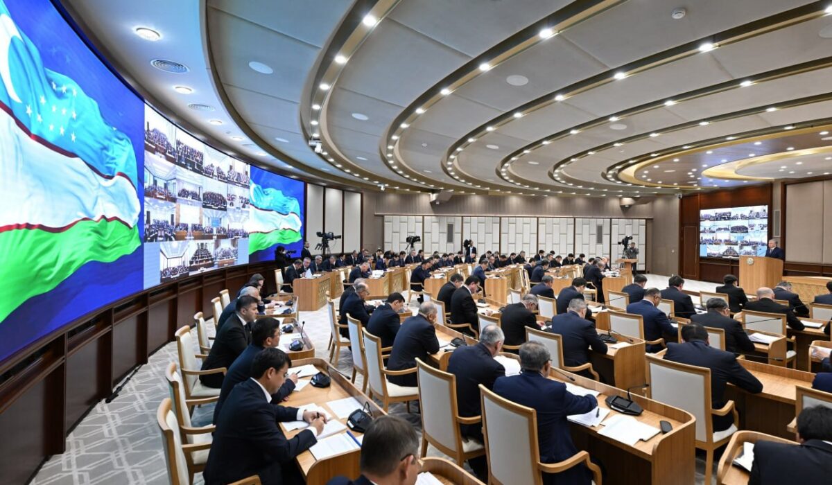 Шавкат Мирзиёев раскритиковал хокимов за бюрократию и торможение бизнес-проектов