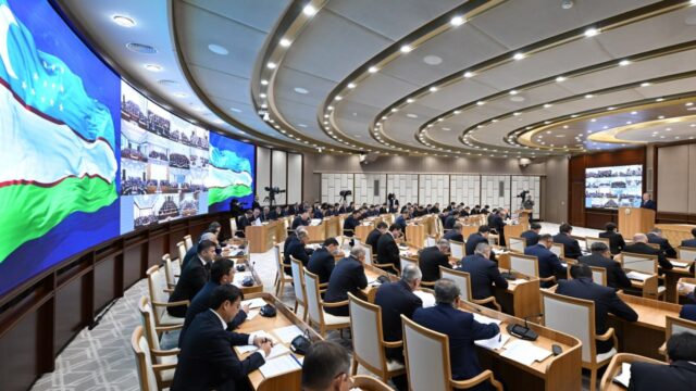 Prezident biznesni rivojlantirishdagi to‘siqlar uchun qator tuman hokimlarini keskin tanqid qildi