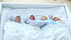 В Ташобласти у сотрудника УБДД родились четверняшки