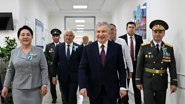 Prezident harbiy gospitalda urush faxriylari bilan uchrashdi