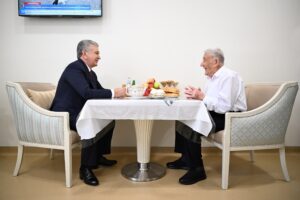 Шавкат Мирзиёев навестил ветеранов в военном госпитале