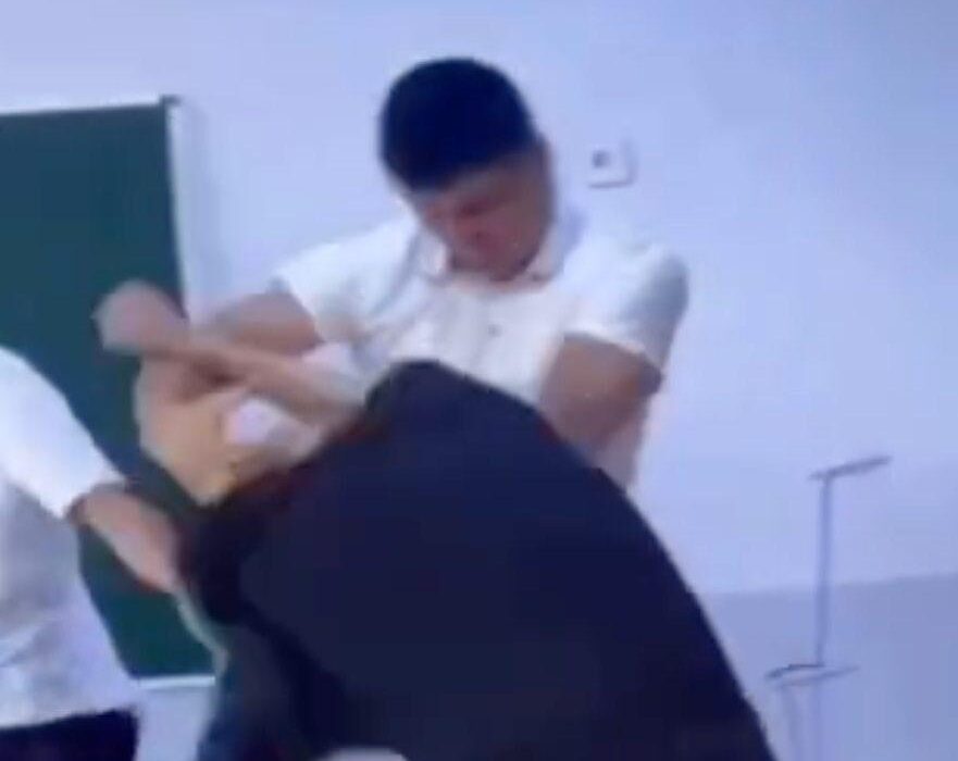 В одной из школ Ташкента учитель избил ученика девятого класса — видео