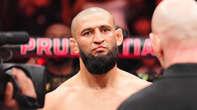 Хамзат Чимаев потерпел первое поражение и лишилcя пояса UFC