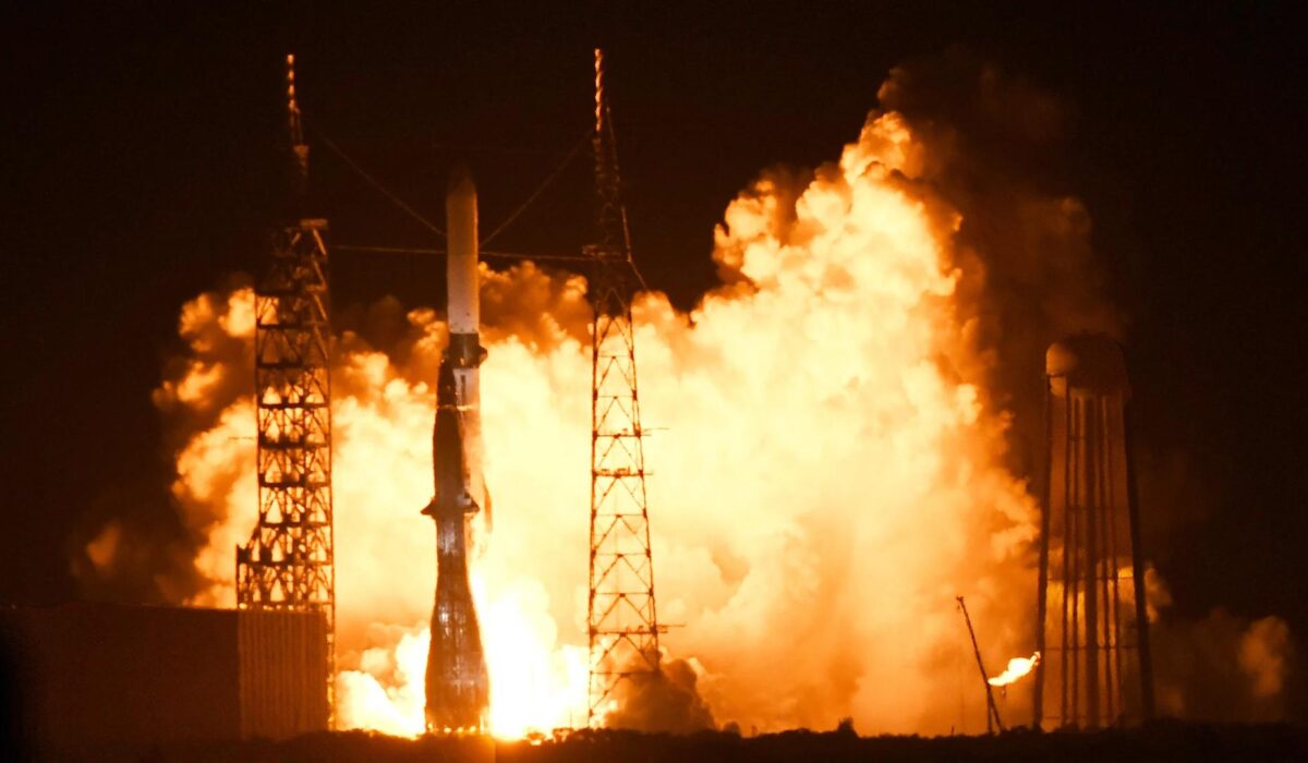 Ракета Джеффа Безоса для полетов на Луну взорвалась перед испытательным запуском