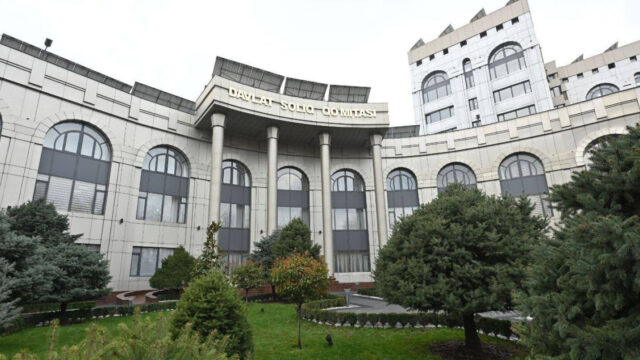 Налоговая начала проверять владельцев карт с крупными P2P-переводами