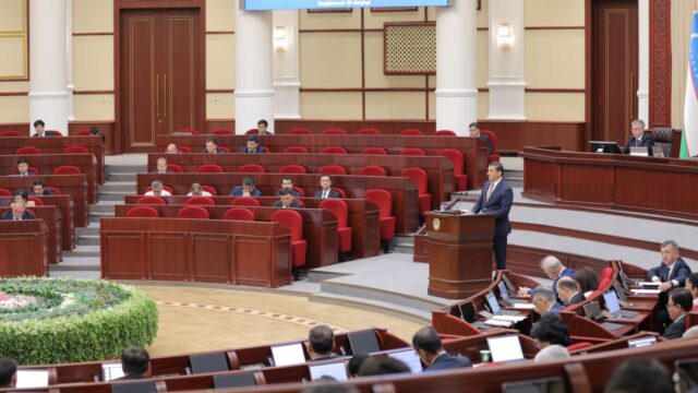 В Узбекистане «светофор», «аванс» и «пароль» в законах заменят на узбекские аналоги