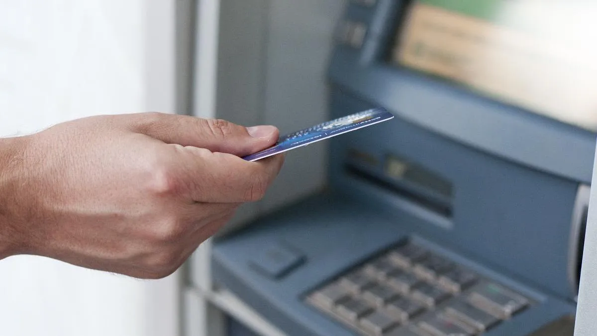 O‘zbekistonliklarning qariyb 70 foizi faqat oylik hisobiga yashaydi — Markaziy bank hisoboti
