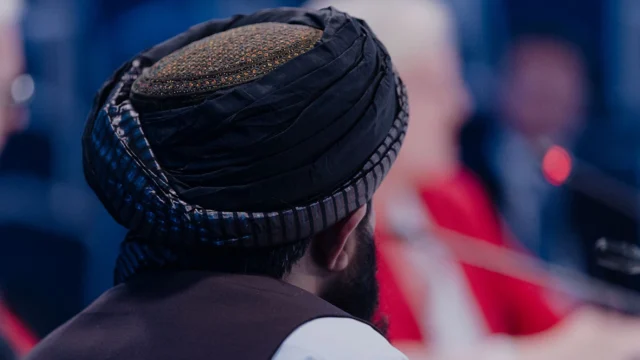Afg‘onistonda amaldorlarga smartfondan foydalanish taqiqlandi