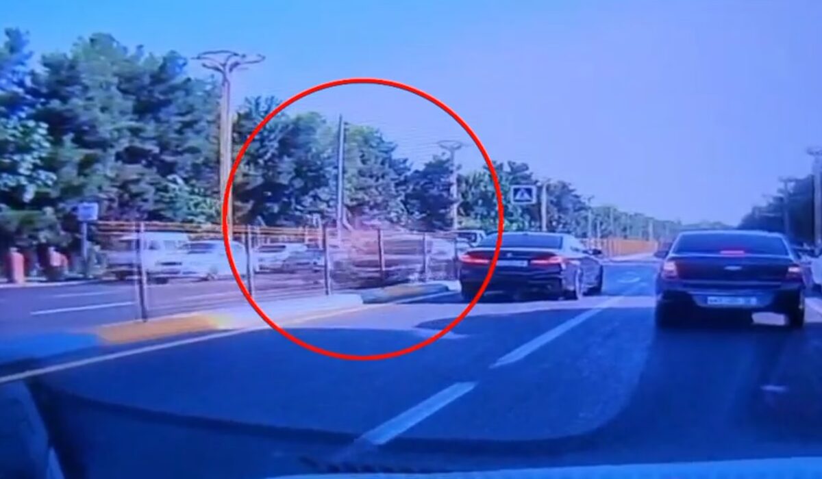 Andijonda Malibu-2 piyodalar yo‘lakchasida uch kishini urib ketdi, qurbonlar bor