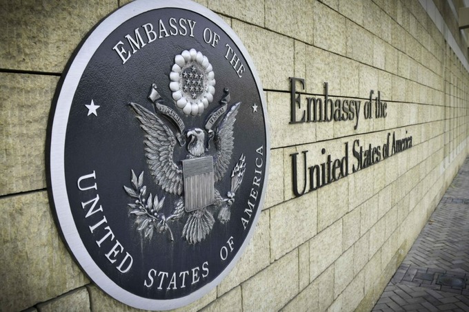 США могут ввести платную экспресс-запись на собеседование для визы за $750
