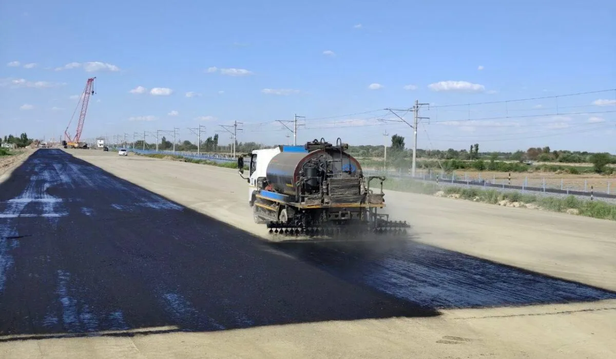 Первую платную дорогу в Узбекистане введут в эксплуатацию в августе 2026 года