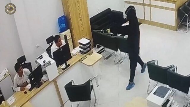 Samarqandda bankni portlatish bilan tahdid qilgan qishki kiyimdagi shaxs ushlandi
