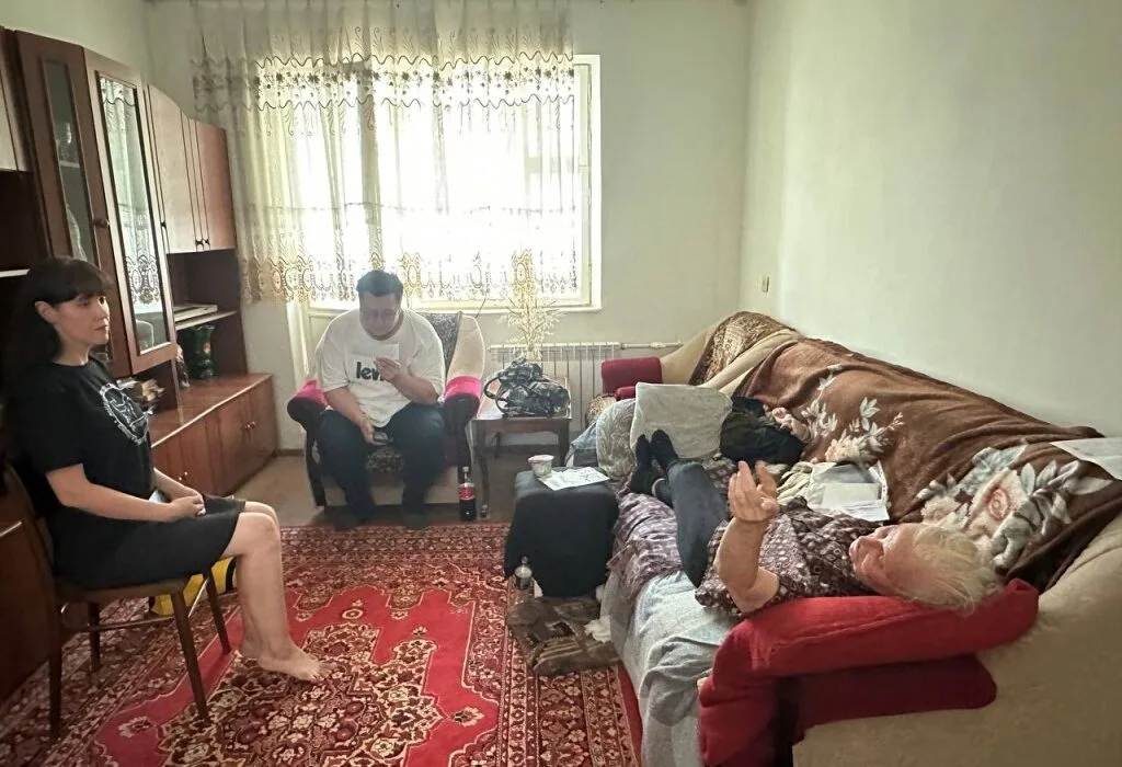 В Чирчике после штрафа и конфронтации с махаллей скончалась 72-летняя пенсионерка