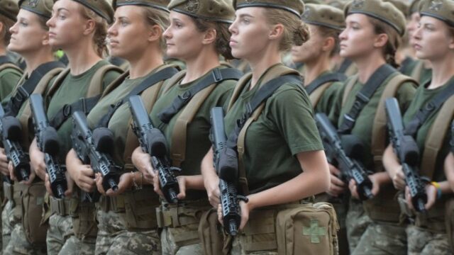 Rossiyada ayollarga harbiy komissariatdan chaqiruv qog‘ozlari yuborilmoqda