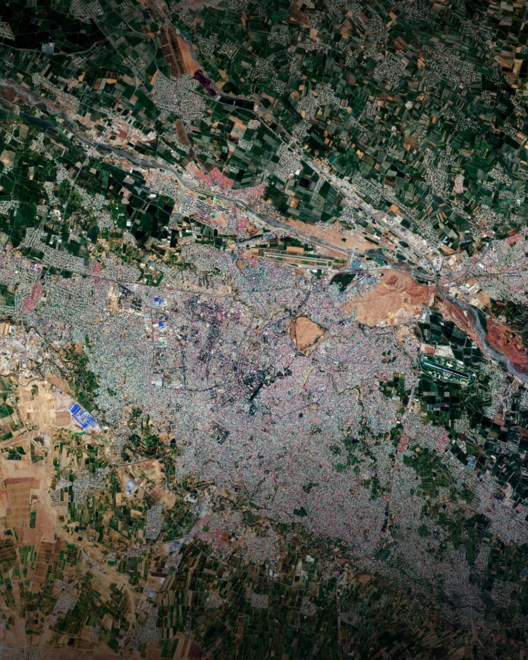 Спутник Samarkand-2028 передал первые снимки Самарканда из космоса