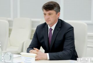 Хоким Ташкента Шавкат Умурзаков призвал сотрудников уходить с работы ровно в 18:00
