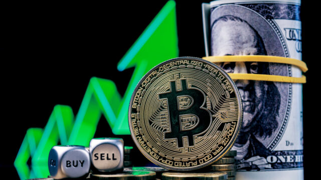 Биткоин взлетел выше 80 тысяч долларов на фоне рекордного госдолга США