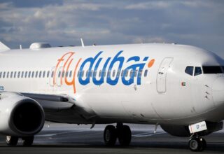 Пассажирский самолет Flydubai подал сигнал о захвате и пропал со связи