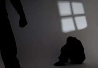 Jizzax viloyatida qaynona va ovsinlar kelinni shafqatsiz qiynagani aytilmoqda