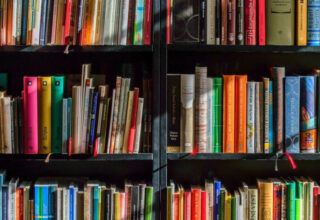 В Сингапуре начали платить деньги за чтение книг по 15 минут в день