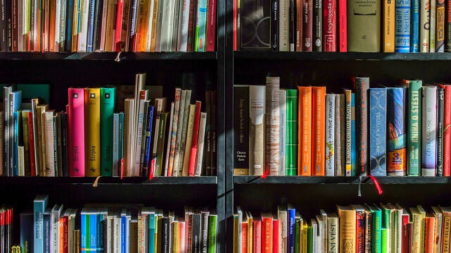 В Сингапуре начали платить деньги за чтение книг по 15 минут в день