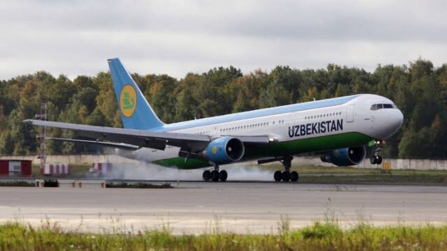 Самолет Uzbekistan Airways не смог войти в воздушное пространство РФ