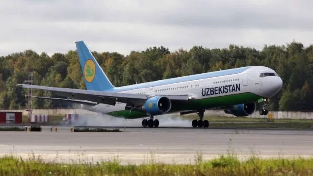 Самолет Uzbekistan Airways не смог войти в воздушное пространство РФ