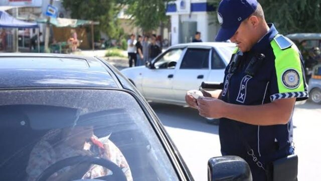 O‘zbekistonda tezlikni soatiga 80 km dan oshirgan haydovchilarni guvohnomadan mahrum qilish taklif etildi
