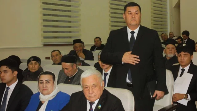 Хоким Зафарабадского района Джизакской области попал в ДТП: он в реанимации