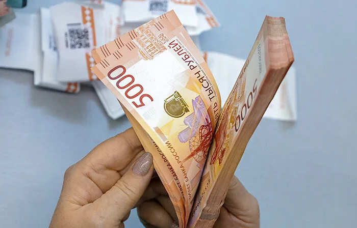 Из России запретили вывозить в Узбекистан больше 1 миллиона рублей