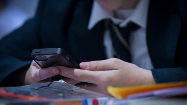 Отправлял стикеры в Telegram: жителя Сурхандарьи арестовали на 5 суток за домогательство