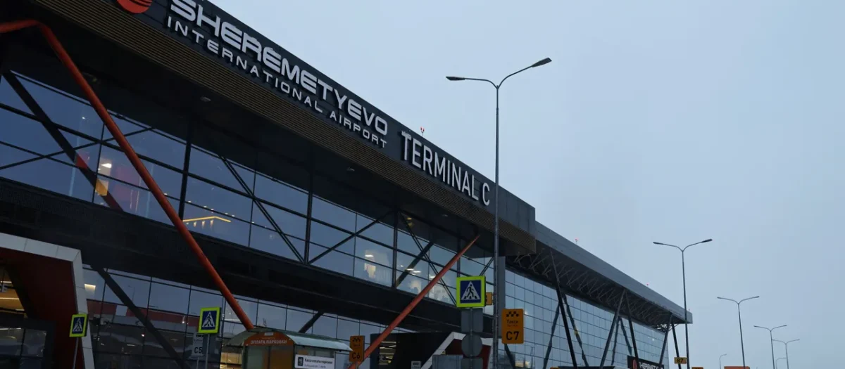 Moskvaga 600 dan ortiq dron hujum qildi: aeroportlar yopildi