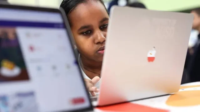 Nyu York maktablarida o‘quvchilar uchun SIdan foydalanish taqiqlandi