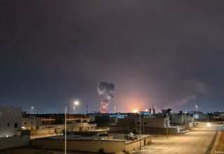 Аэропорт Эр-Рияда атаковали в третий раз за неделю, погибли 12 человек