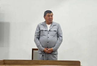 В Кашкадарье предприниматель ударил хокима топором по голове из-за сноса магазина