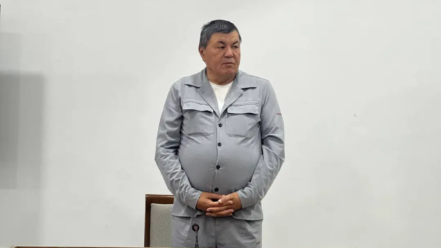 В Кашкадарье предприниматель ударил хокима топором по голове из-за сноса магазина