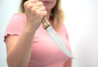 В Наманганской области женщина ударила мужа ножом, но он её простил