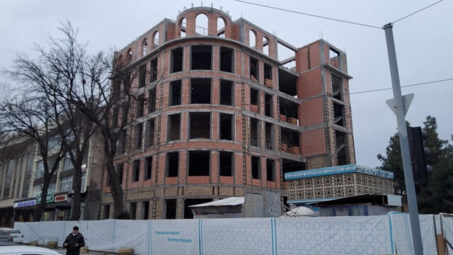 В Ташкенте выявили более 720 незаконно построенных многоэтажных домов